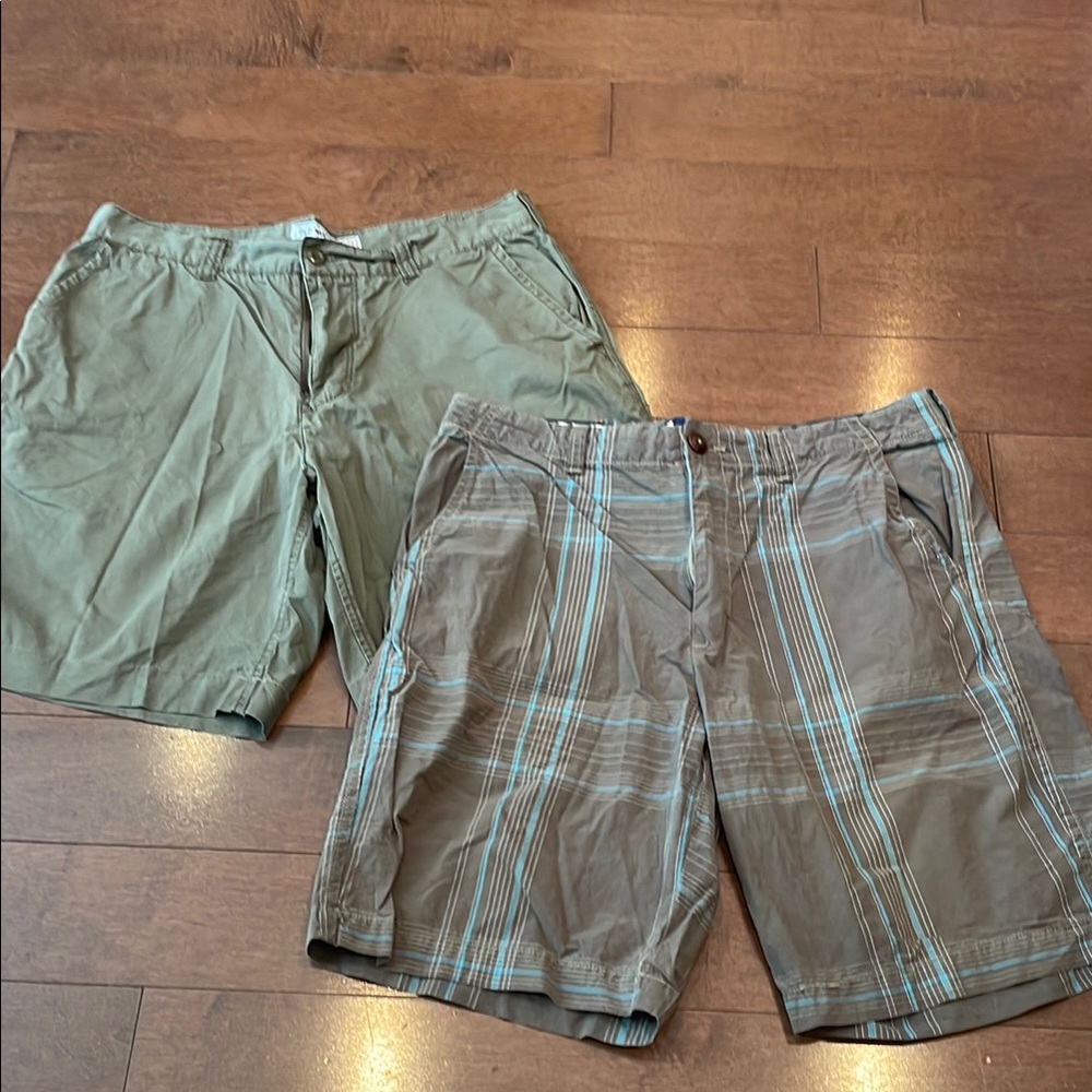 American Eagle Outfitters Green and Old Navy Shorts